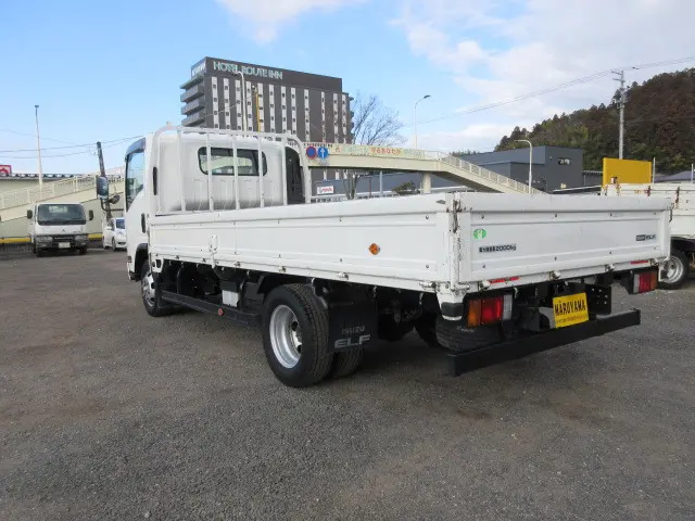 いすゞ エルフ 2PG-NPS88AR(4WD)の写真3