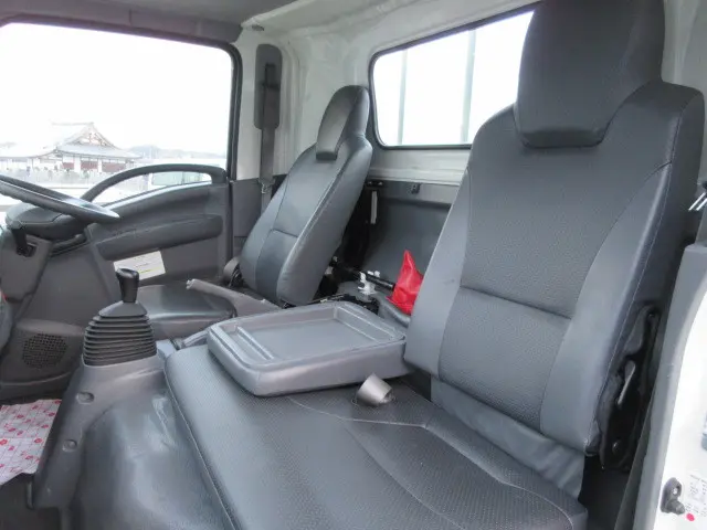 いすゞ エルフ 2PG-NPS88AR(4WD)の写真23