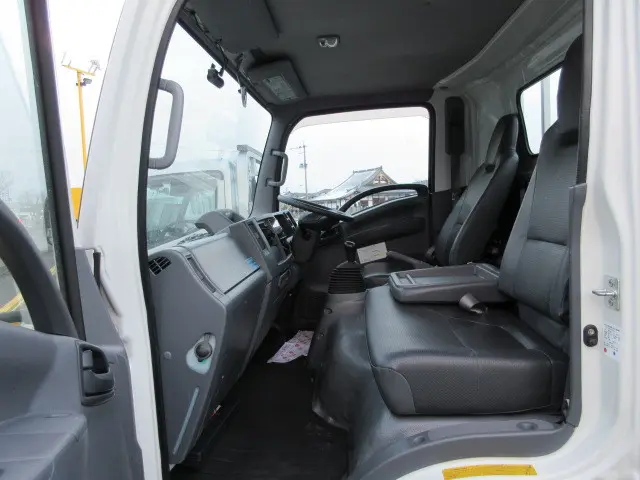 いすゞ エルフ 2PG-NPS88AR(4WD)の写真25