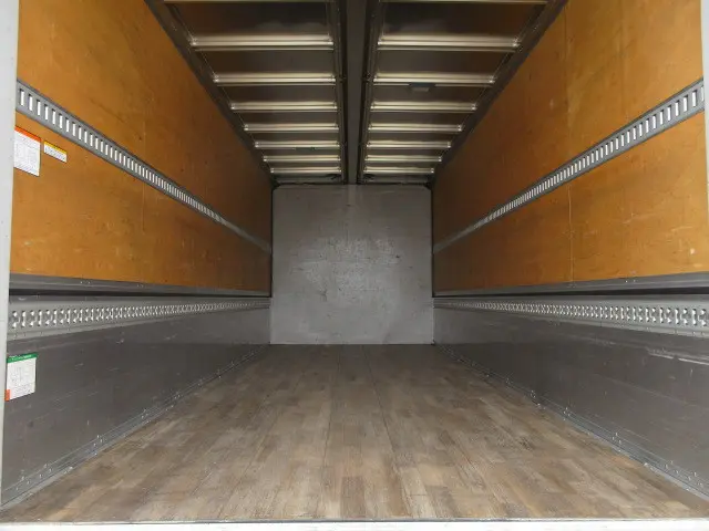 いすゞ フォワード TKG-FRR90S2(2WD)の写真9