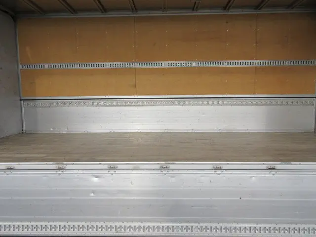 いすゞ フォワード TKG-FRR90S2(2WD)の写真39