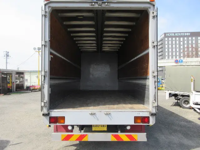 いすゞ フォワード TKG-FRR90S2(2WD)の写真8