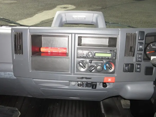 いすゞ エルフ 2RG-NPR88AR(2WD)の写真14