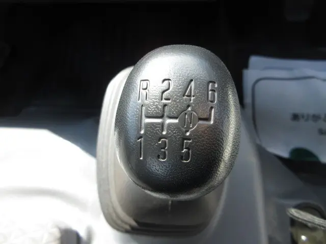 いすゞ エルフ 2RG-NPR88AR(2WD)の写真15