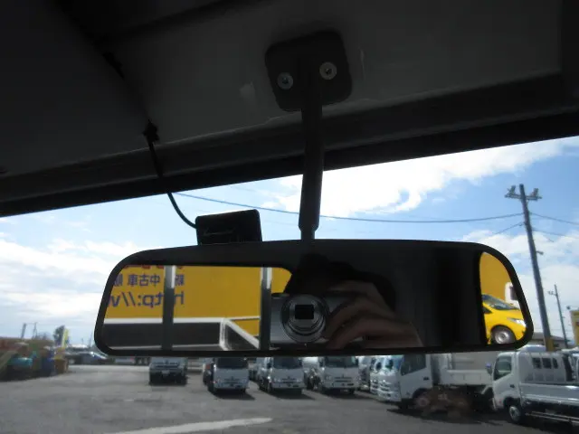 いすゞ エルフ 2RG-NPR88AR(2WD)の写真23