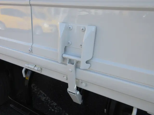 いすゞ エルフ 2RG-NPR88AR(2WD)の写真44