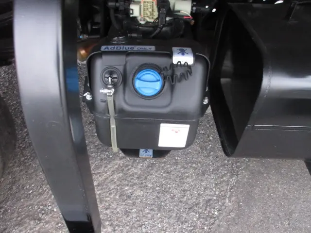 三菱 キャンター 2PG-FEB80(2WD)の写真44