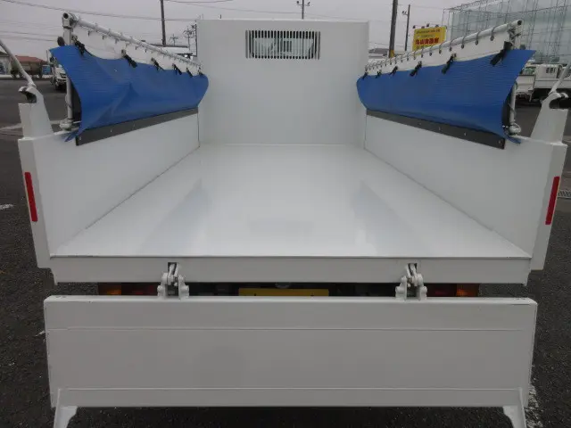 三菱 キャンター 2RG-FBA60(2WD)の写真8