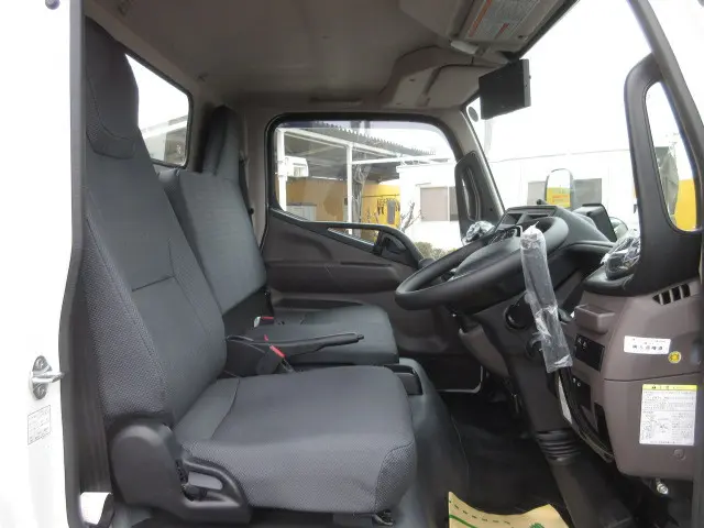 三菱 キャンター 2RG-FBA60(2WD)の写真29