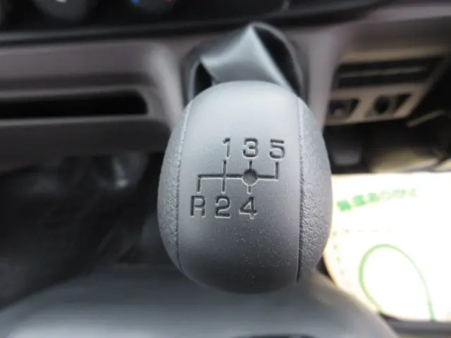 三菱 キャンター 2RG-FBA60(2WD)の写真32