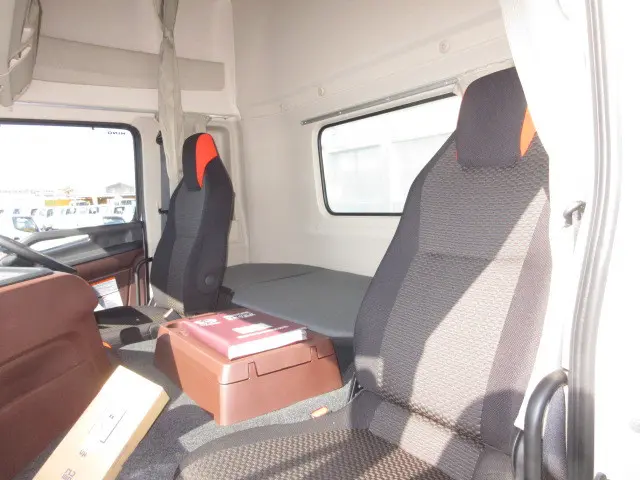 日野 プロフィア 2DG-FS1AJE(6x4)の写真30
