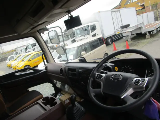 日野 レンジャー 2KG-FE2ACG(2WD)の写真15