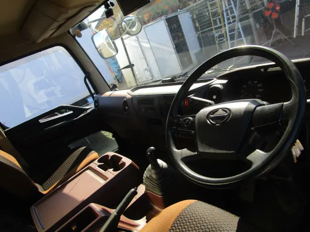 日野 レンジャー 2KG-FC2ABA(2WD)の写真10