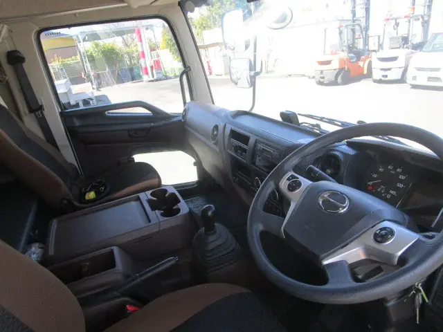 日野 レンジャー 2PG-FD2ABG(2WD)の写真9