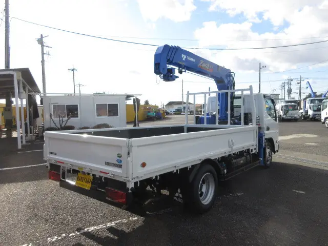 三菱 キャンター 2RG-FEAV0(2WD)の写真3