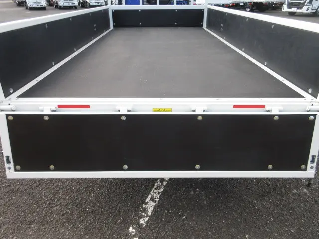 三菱 キャンター 2RG-FEAV0(2WD)の写真11