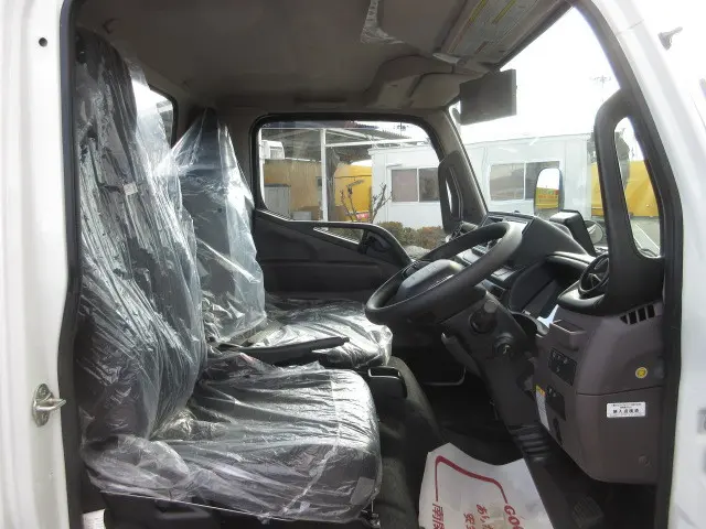 三菱 キャンター 2RG-FEAV0(2WD)の写真14
