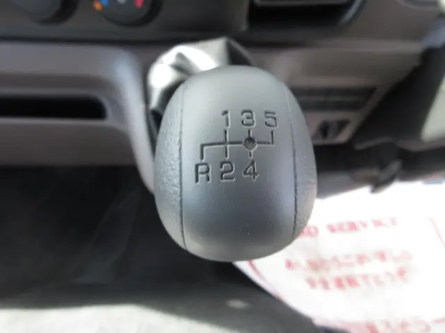 三菱 キャンター 2RG-FEAV0(2WD)の写真17