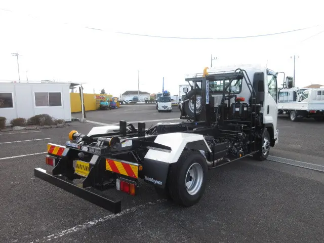 いすゞ フォワード 2RG-FRR90S4(2WD)の写真4