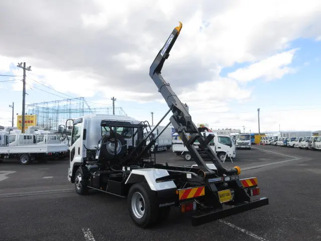 いすゞ フォワード 2RG-FRR90S4(2WD)の写真10