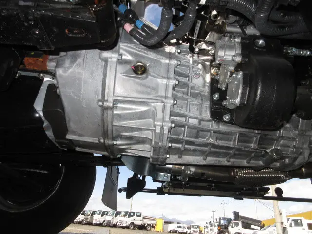 いすゞ フォワード 2RG-FRR90S4(2WD)の写真37