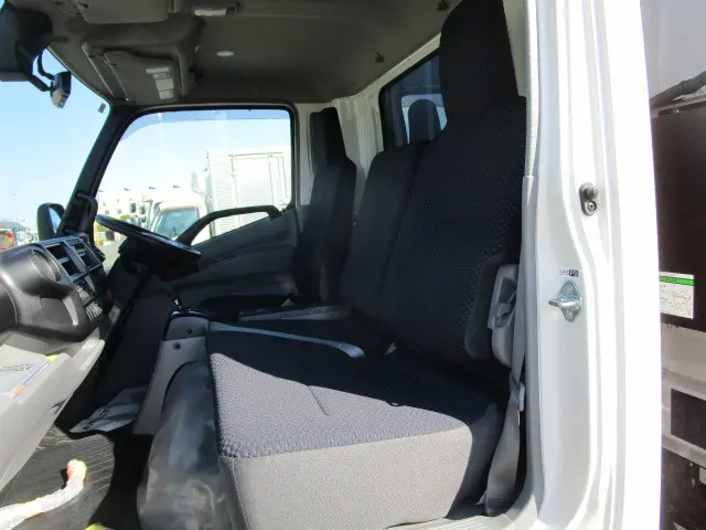 日野 デュトロ 2WG-XZU713N(2WD)の写真32