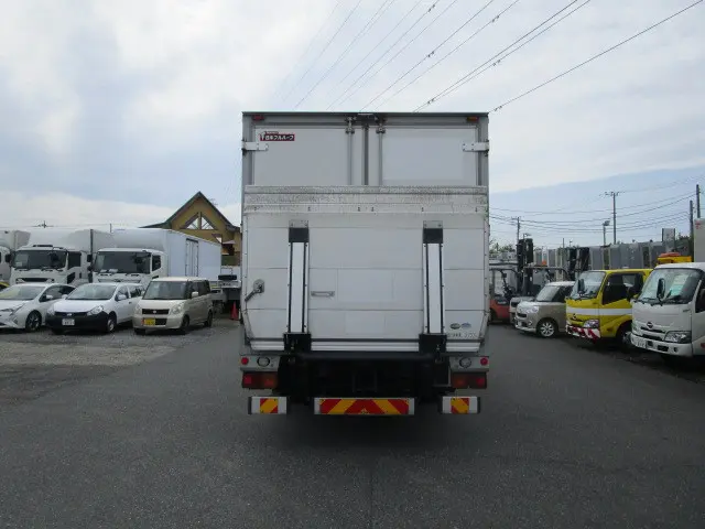 いすゞ フォワード TKG-FRR90S2(2WD)の写真7