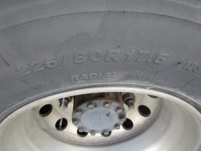 いすゞ フォワード TKG-FRR90S2(2WD)の写真48