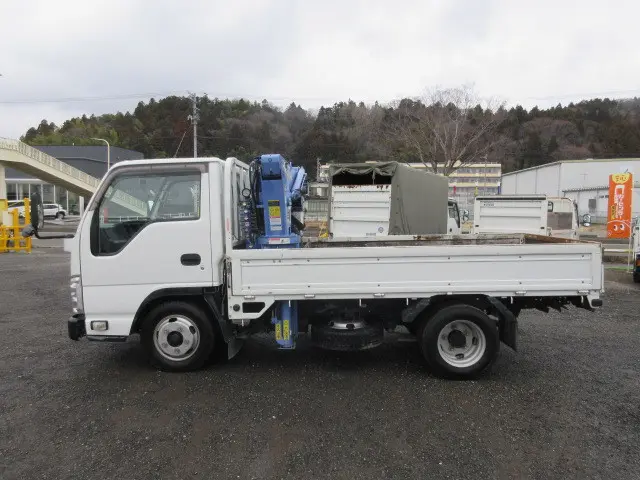 いすゞ エルフ TPG-NJR85A(2WD)の写真5