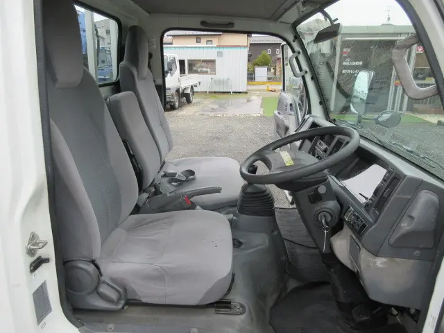 いすゞ エルフ TPG-NJR85A(2WD)の写真14