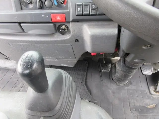 いすゞ エルフ TPG-NJR85A(2WD)の写真16