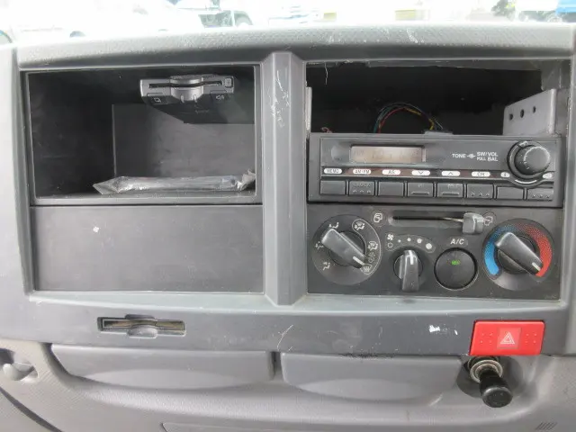 いすゞ エルフ TPG-NJR85A(2WD)の写真17