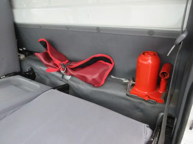 いすゞ エルフ TPG-NJR85A(2WD)の写真21