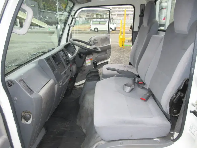 いすゞ エルフ TPG-NJR85A(2WD)の写真22