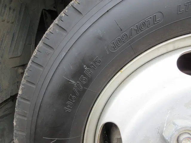 いすゞ エルフ TPG-NJR85A(2WD)の写真47