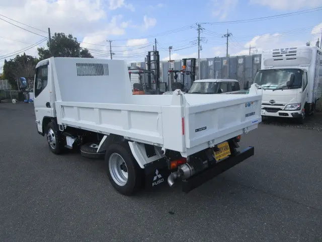 三菱 キャンター 2RG-FBA60(2WD)の写真3
