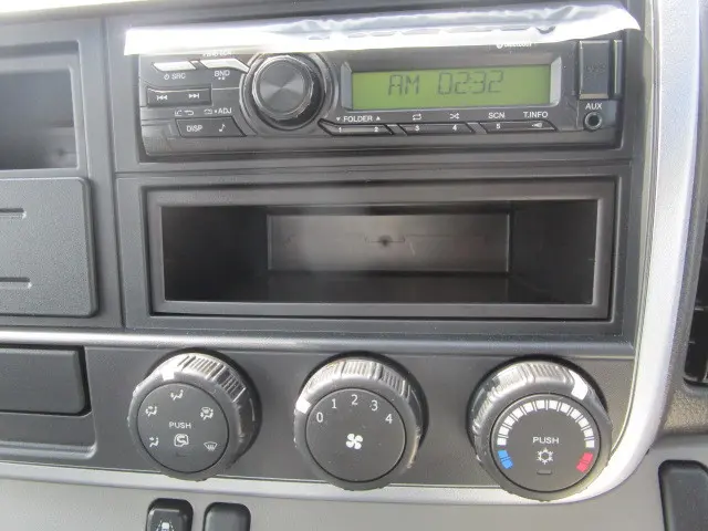 三菱 キャンター 2RG-FBA60(2WD)の写真15