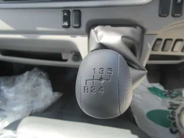 三菱 キャンター 2RG-FBA60(2WD)の写真16