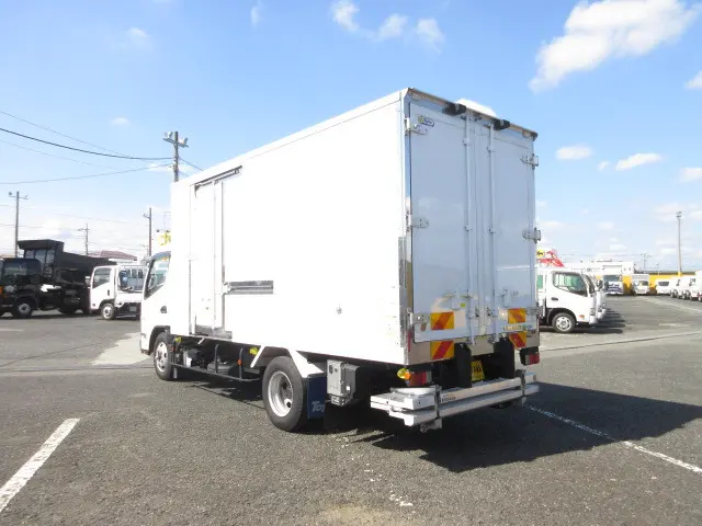 三菱 キャンター 2RG-FEAV0(2WD)の写真3
