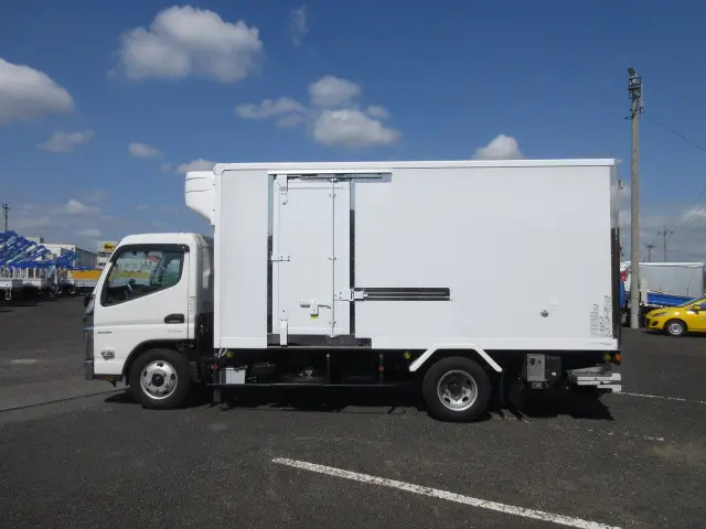 三菱 キャンター 2RG-FEAV0(2WD)の写真5