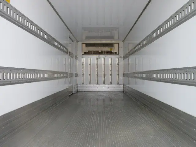 三菱 キャンター 2RG-FEAV0(2WD)の写真9