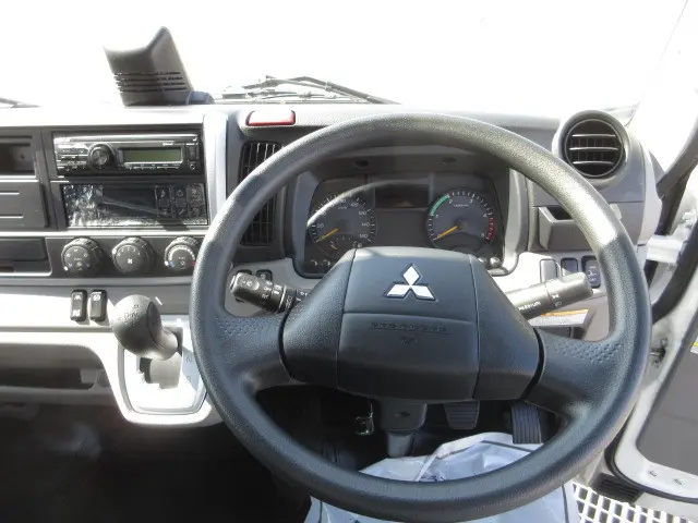 三菱 キャンター 2RG-FEAV0(2WD)の写真13