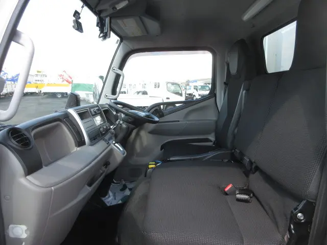 三菱 キャンター 2RG-FEAV0(2WD)の写真20