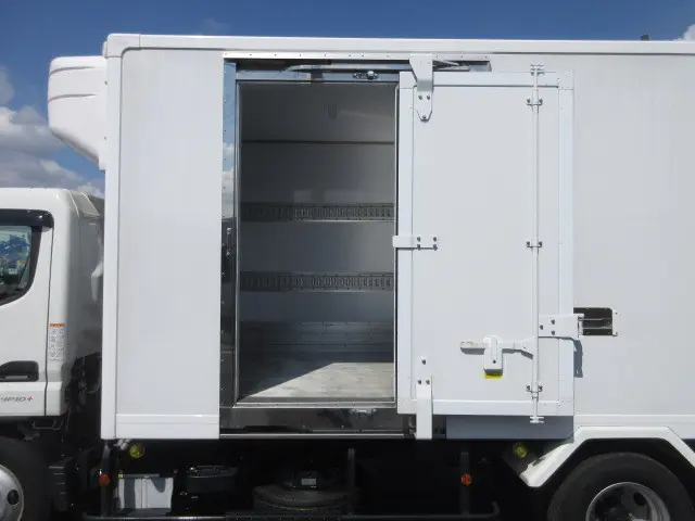 三菱 キャンター 2RG-FEAV0(2WD)の写真40