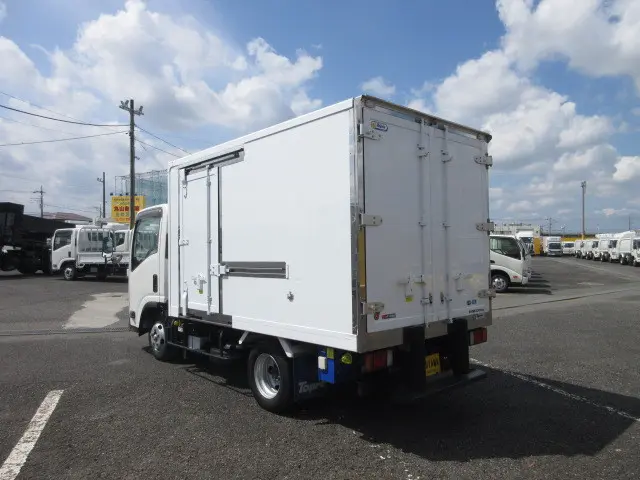 いすゞ エルフ 2RG-NLR88AN(2WD)の写真3