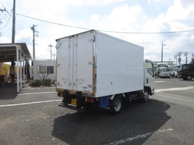 いすゞ エルフ 2RG-NLR88AN(2WD)の写真4