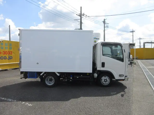 いすゞ エルフ 2RG-NLR88AN(2WD)の写真6