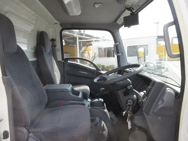 いすゞ エルフ 2RG-NLR88AN(2WD)の写真11