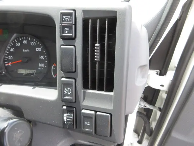 いすゞ エルフ 2RG-NLR88AN(2WD)の写真14