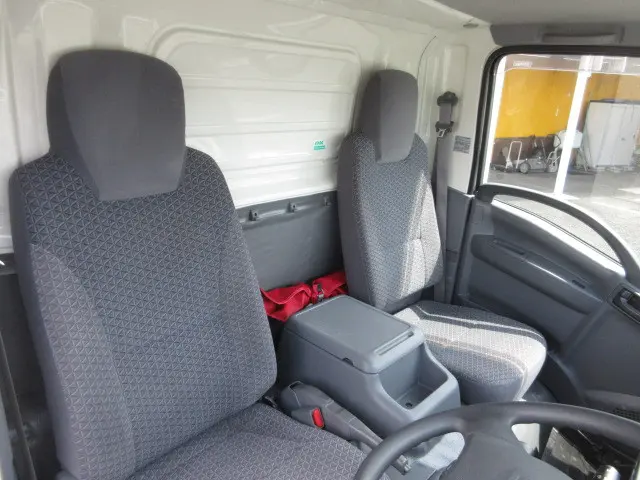 いすゞ エルフ 2RG-NLR88AN(2WD)の写真19